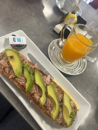 Bocadillo y zumo